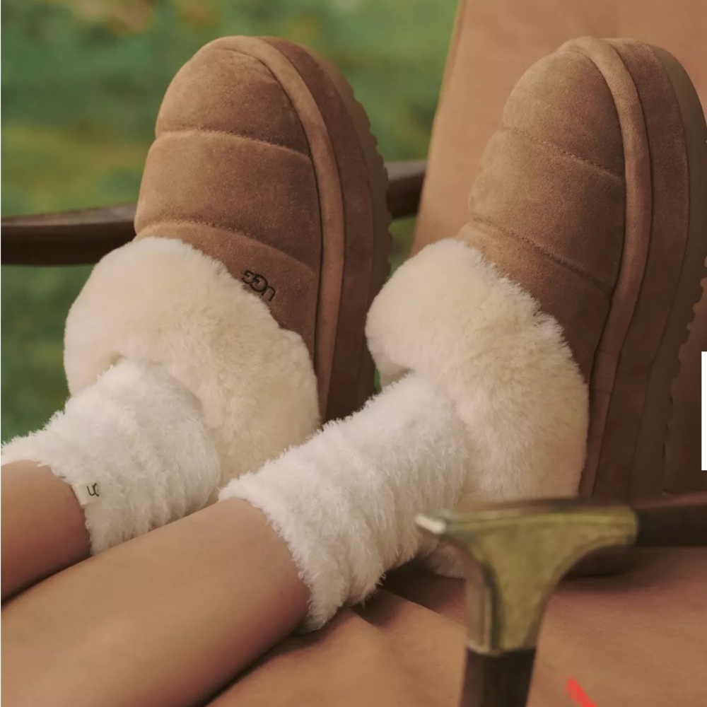 UGG women’s Tazzlita Sheepskin slippers in Chestnut, size 7